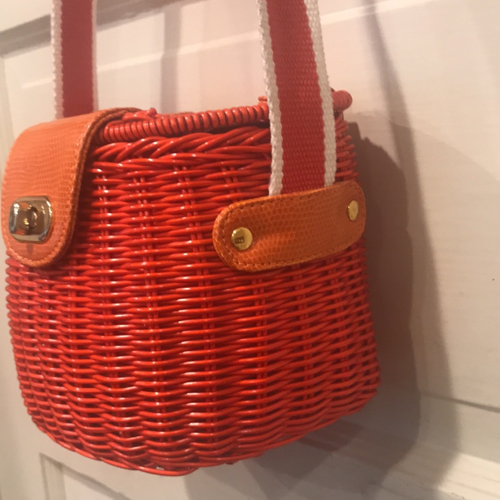 Maggi B Beautiful Shoulder Basket Bag - Picture 3 of 11